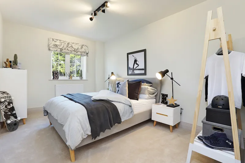 White lakes bedroom intro 